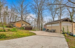961 Indian River Boat Dock Rd, Jacksboro, TN 37757