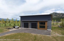 47 VILLAGE Lane, Alpine, WY 83128