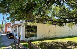 1105,1107 Park St, Commerce, TX 75428