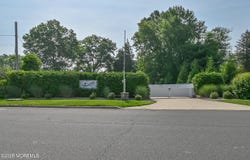 33 Bordentown Trail, Jamesburg, NJ 08831