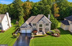 10 TREETOPS Drive, MONROE TOWNSHIP, NJ 08831