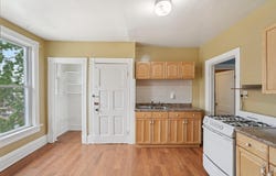 637 E Otjen St, Milwaukee, WI 53207