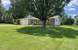 2105 Oakridge Drive, Ava, MO 65608