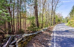 Southbridge Rd, Warren, MA 01083