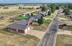 1103 Elizabeth Dr, Ellsworth, KS 67439
