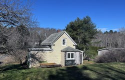 6 Merry Lane, Boothbay, ME 04537