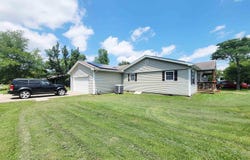 100 STABLE Drive, Carterville, IL 62918
