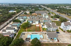 108 Frontenac Ln, ROCKPORT, TX 78382