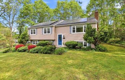 17 Briggs Avenue, Bourne, MA 02532