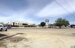 601 S 1st Street, Artesia, NM 88210
