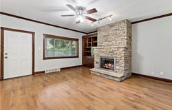 340 Pointview Rd, Brentwood, PA 15227