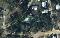 2916 MILTON AVENUE, MARIANNA, FL 32448
