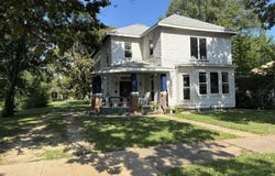 609 Main St, Florence, KS 66851