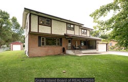 1020 E Phoenix Ave, Grand Island, NE 68801