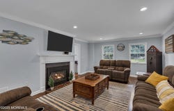 7 Elizabeth Parkway, Eatontown, NJ 07724