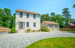 12 Tree Top Lane, East Falmouth, MA 02536