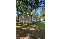 100 Gulf Camp Road, Lumberton, MS 39455