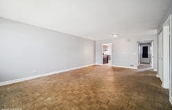 633 Dulles Road, Des Plaines, IL 60016