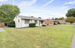 913 Dominion Ln, Salem, VA 24153