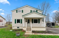 624 South Darby Rd, Hermitage, PA 16148