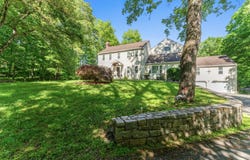 32 Echo Valley Road, Newtown, CT 06470