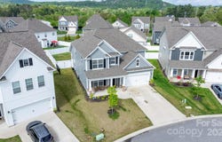 67 Thornberry Road, Hendersonville, NC 28792
