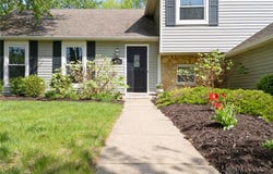 8750 Castlecreek Drive, Centerville, OH 45458