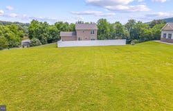 123 HANK AARON RD ROAD, BERKELEY SPRINGS, WV 25411