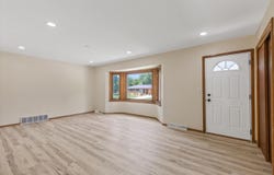 5571 Lakeview Dr, Greendale, WI 53129