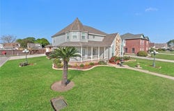 3924 LAKE ARROWHEAD Drive, Harvey, LA 70058