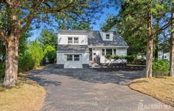 316 Seneca Avenue, Middlesex, NJ 08846