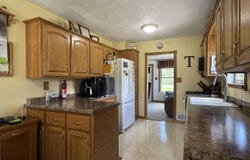 936 LAKEVIEW Drive, GREEN BAY, WI 54313