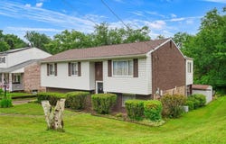 823 Clearview Dr, Penn Hills, PA 15147