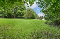 17 Silhouette Lane, Waymart, PA 18472