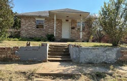 489 N Carter Street, Healdton, OK 73438