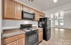 372 E Mills Avenue, Mooresville, NC 28115