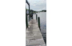 819 BLUE HERON Boulevard, RUSKIN, FL 33570