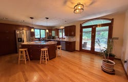102 Emerson Close, Moosic, PA 18507