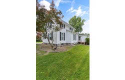 109 E Wabash Avenue, Wakarusa, IN 46573