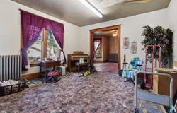 210 W 2nd Ave, Flandreau, SD 57028