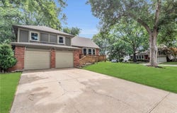 10025 Century Lane, Lenexa, KS 66215