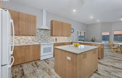 125 SOUTHSHORE LN, The Dalles, OR 97058