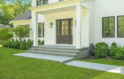 16 Hampton Street, Westhampton Beach, NY 11978