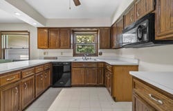 S67w17330 Rossmar Ct, Muskego, WI 53150