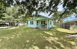 406 E Tres Palacios Avenue, Palacios, TX 77465