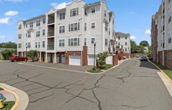 9204 CHARLESTON DR #407, MANASSAS, VA 20110