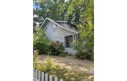 220 24TH ST, Salem, OR 97301