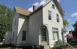 300 Holcomb, MILLEDGEVILLE, IL 61051