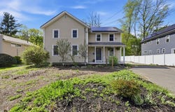 67 Milton St, Northampton, MA 01062