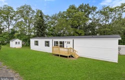 11 PINE STREET, YORK, PA 17406